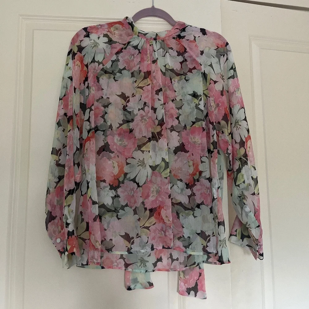 Floral Blouse - Picture 3 of 5
